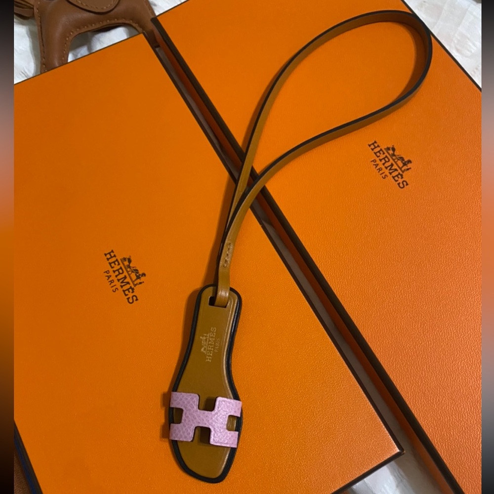 NEW HERMÈS ORAN NANO CHARM PINK - Picture 4 of 16